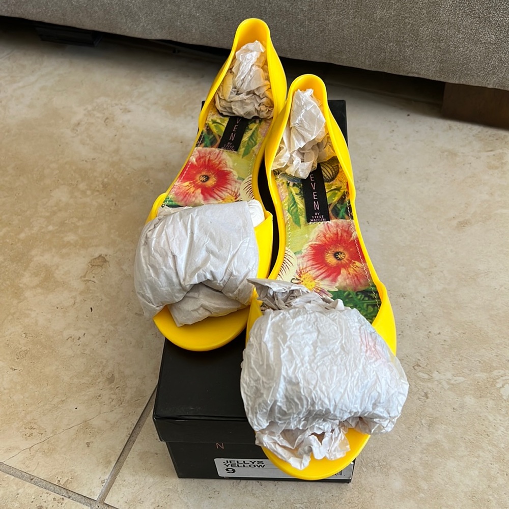 NEW Steven by Steve Madden. Size 9. Jellys Yellow - Picture 2 of 7
